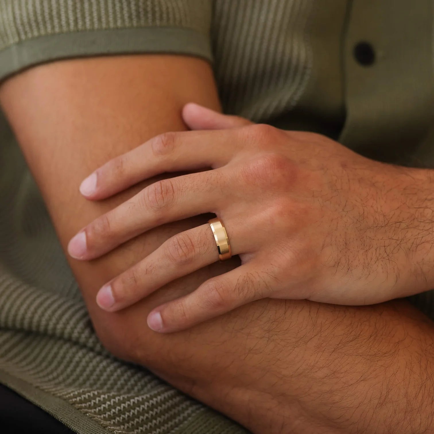 GOLD BAND RING